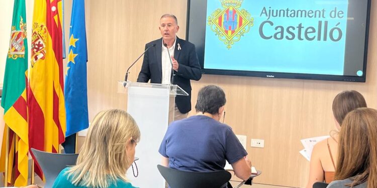Vicent Sales comparece ante los medios tras la Junta de Gobierno Local del Ayuntamiento de Castellón