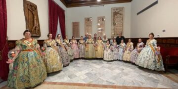 Lliurament de les bandes a les Falleres Majors 2024 de Sueca