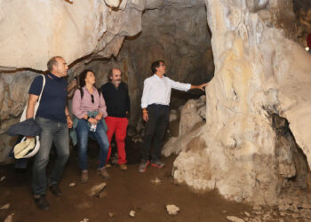 Visita a la Cova de l'Or de Beniarrés