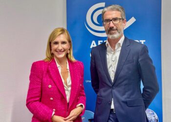 Salomé Pradas junto a Justo Vellón, nuevo director general de Aerocas