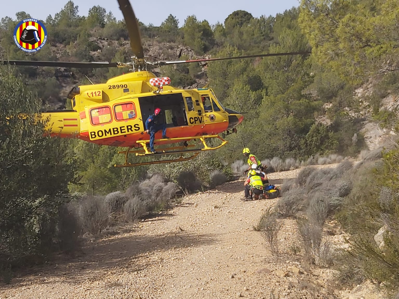Rescate en helicóptero en Domeño