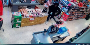 Imágenes de un atraco a un establecimiento