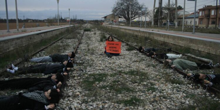 Acción en las vías de la estación de Camporrobles