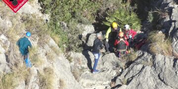 Rescate de un hombre en el barranco de Parents, Altea