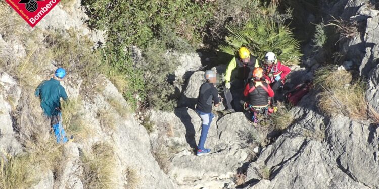 Rescate de un hombre en el barranco de Parents, Altea