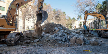 La alcaldesa visita el inicio de las obras en las Casitas Rosas