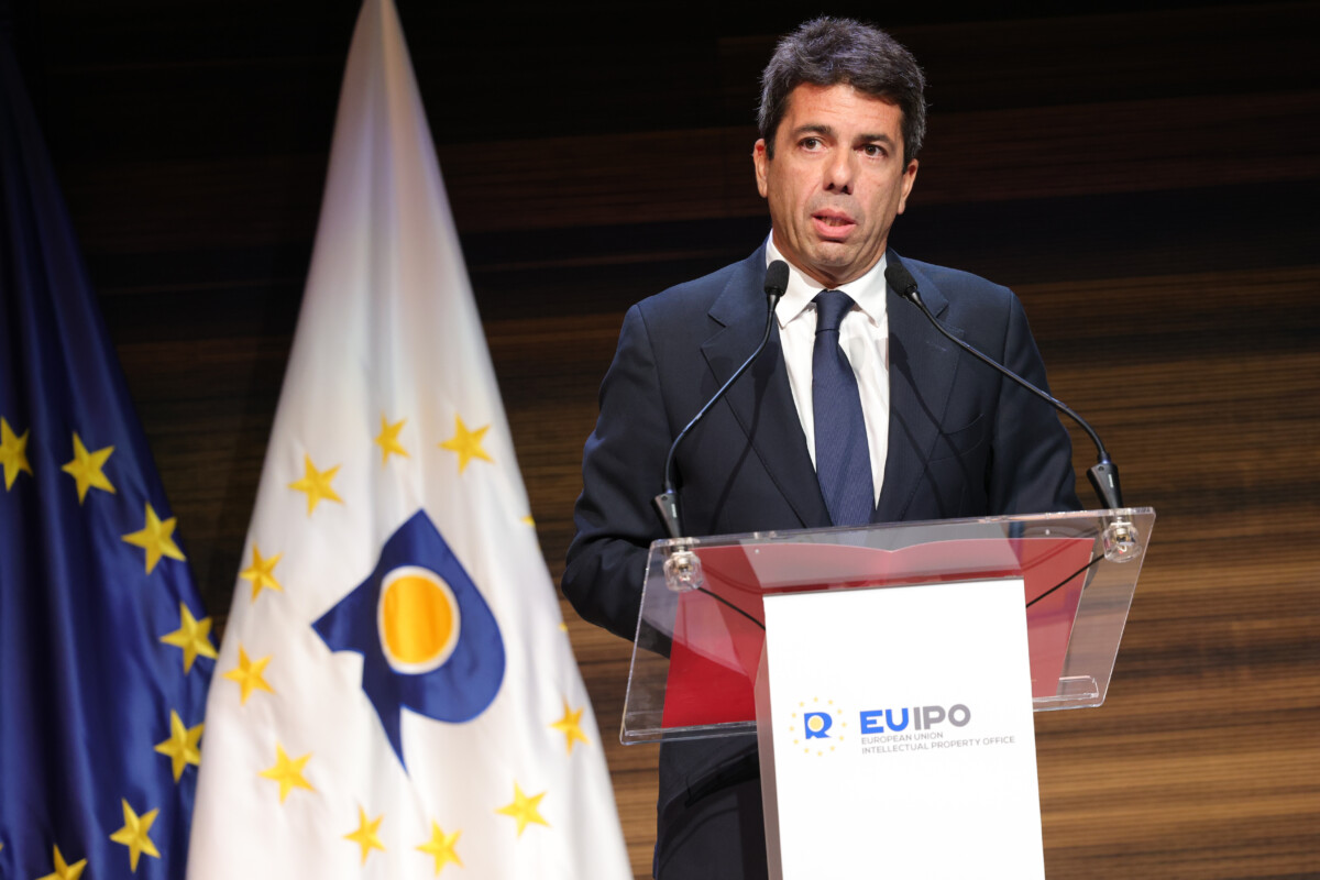 Carlos Mazón anuncia la creación de una oficina para apoyar a empresas que se ubiquen en la Comunitat Valenciana