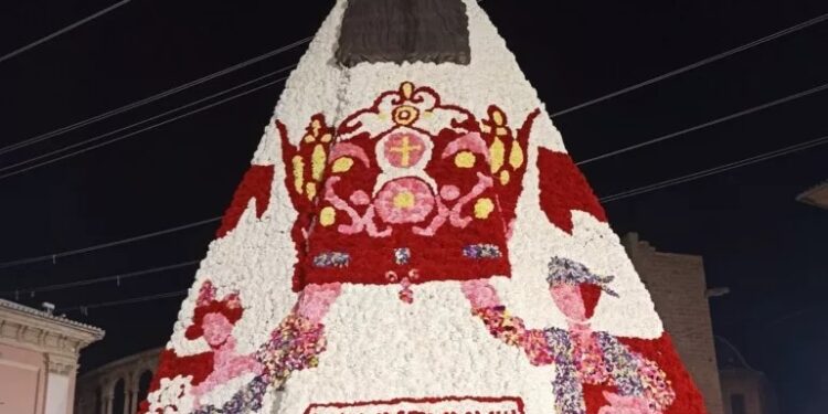 Manto de la Virgen en la Ofrenda de las Fallas 2023