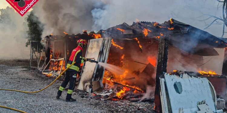 Incendio de una casa de aperos en La Nucia