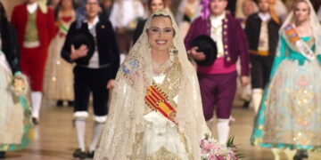 María Estela Arlandis en la Ofrenda de las Fallas 2024