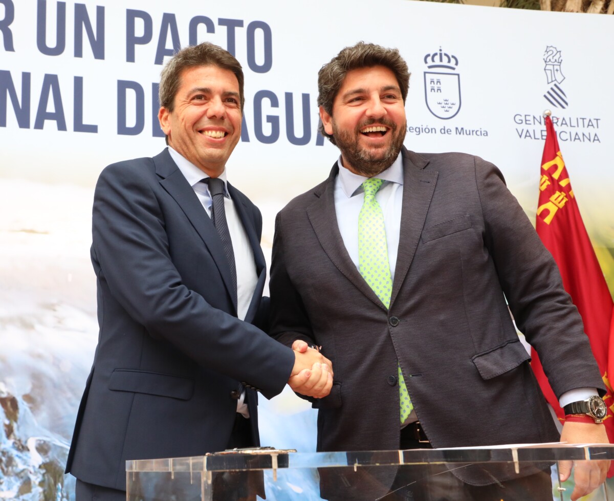 Carlos Mazón y el presidente de la Región de Murcia, Fernando López Miras, han firmado un manifiesto para exigir un Pacto Nacional del Agua