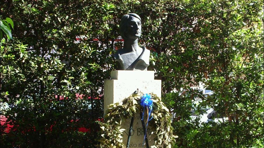 Nino Bravo Escultura