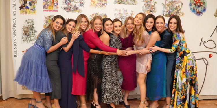 Reunión de Falleras Mayores Infantiles de Valencia