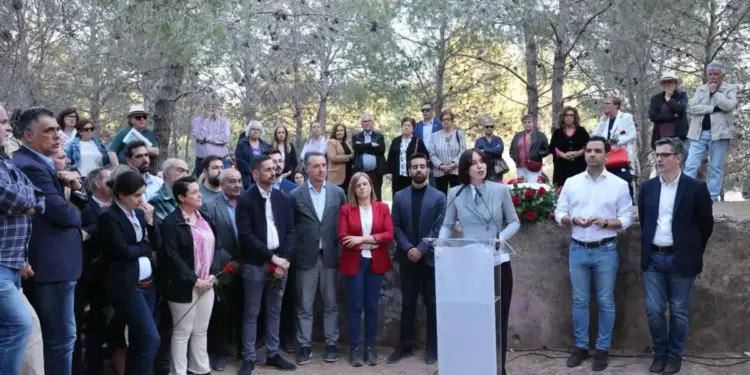 Paredon de España visita PSOE