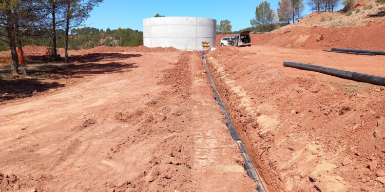 Depósito de agua en La Hoya del Císcar, en término de Requena