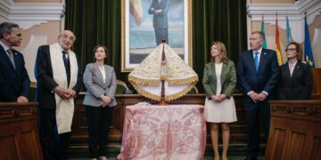 Presentación del manto para el centenario de la Mare de Déu del Lledó