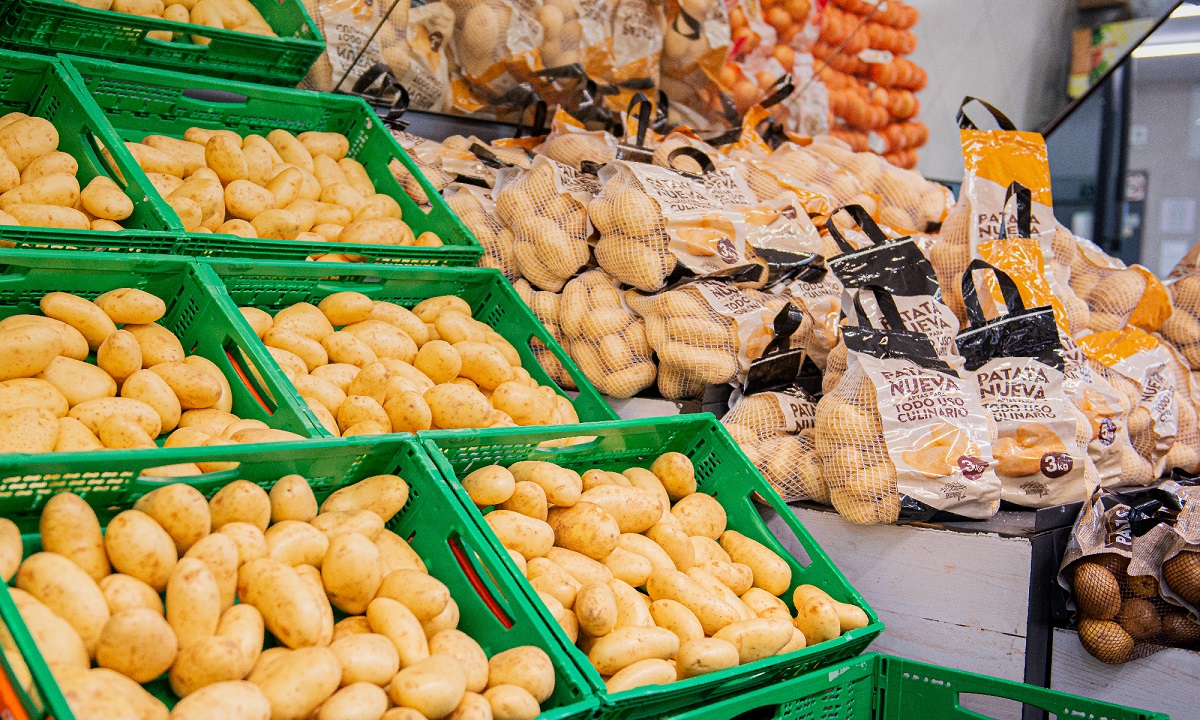 Detalle de la sección de Fruta y Verdura de un supermercado Mercadona