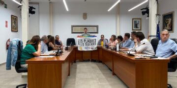 El pleno de Montserrat aprueba una moción contra la central fotovoltaica Torrentenergy1