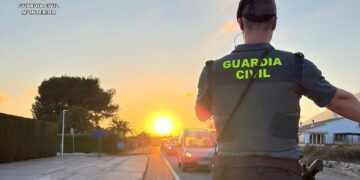 Agente de la Guardia Civil en labores de seguridad ciudadana