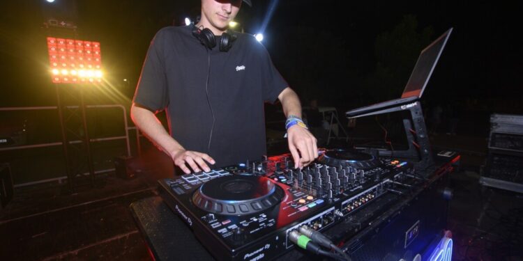 dj