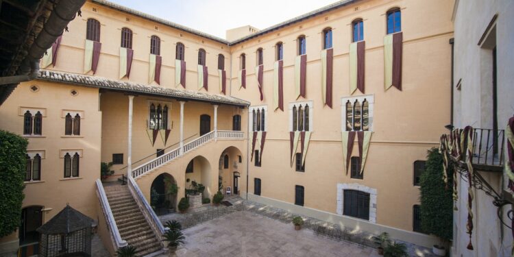 Pati del Palau Ducal dels Borja a Gandia