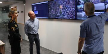 Jesús Carbonell sigue las pruebas del sistema de seguridad de grandes eventos