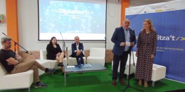 El diputado Vicente Pallarés en una Jornada de digitalización