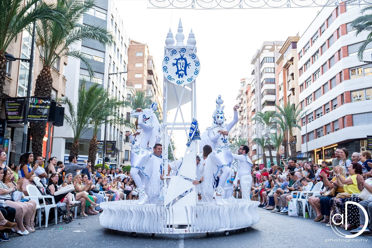 Sant Blai La Torreta en el Desfile del Ninot