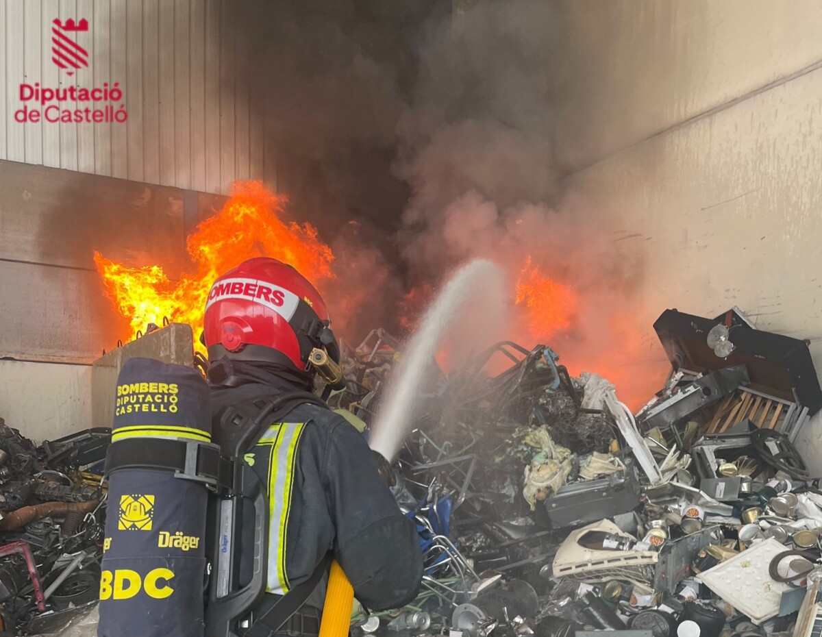 Incendio planta reciclaje Almassora