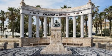 Figuración virtual del Monumento a Sorolla, una vez reconstruido en la playa del Cabanyal