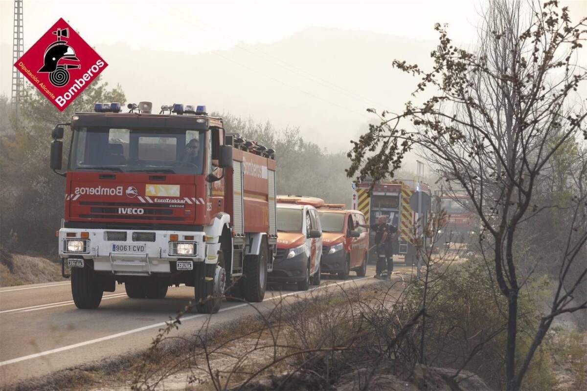 Incendio forestal en Benasau