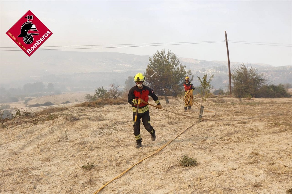 Incendio forestal en Benasau