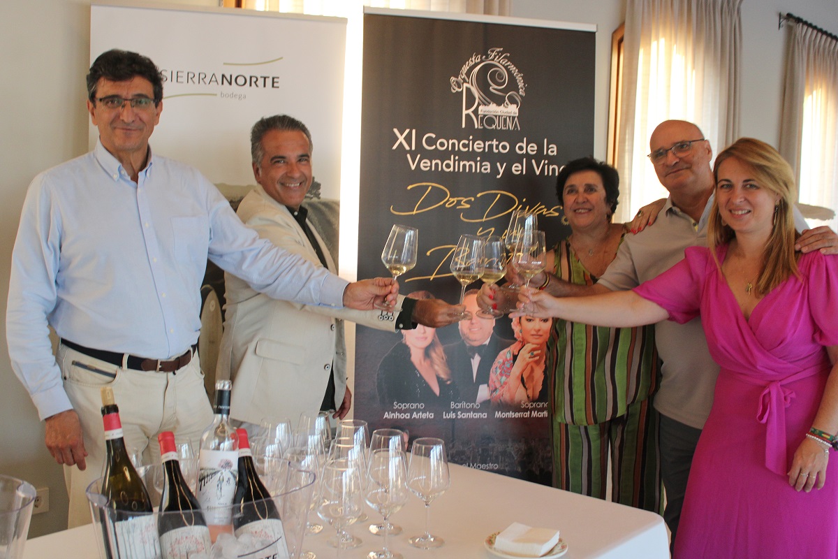 Presentación del XI Concierto de la vendimia y el vino, de izquierda a derecha, Javier Viana, Francisco Melero, María José Viana, Ernesto Monzó y Rocío Cortés