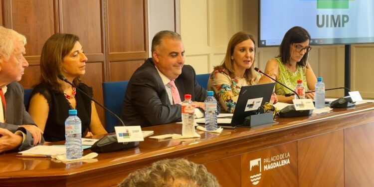 María José Catalá, durante su intervención en la sede de la UIMP en Santander