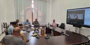 Consejo rector de Junta Central Fallera con la participación de Pere Fuset online