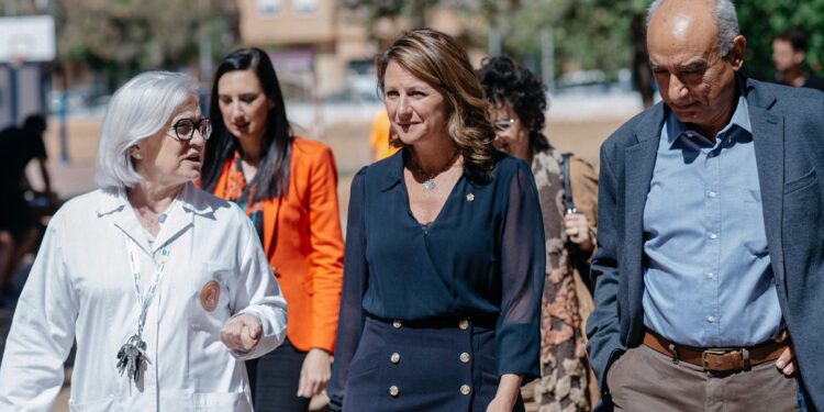 Begoña Carrasco visita el IES Vicent Castell de Castellón