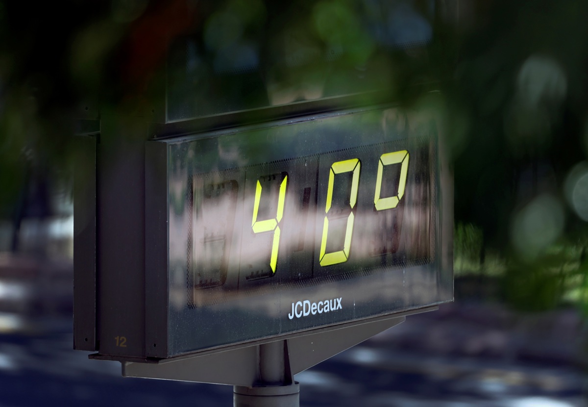 Detalle de un termómetro que marca 40 grados. EFE/Kai Försterling/Archivo