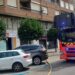Los bomberos acuden a un incendio en un edificio de viviendas de Alzira