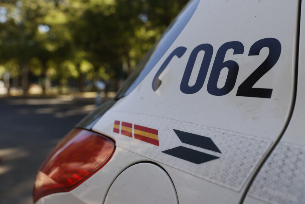 Coche de la Guardia Civil con el número de teléfono 062, a través del cual la Guardia Civil le atenderá directamente, las 24 horas del día, los 365 días del año. EFE/Mariscal