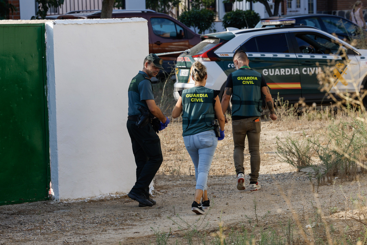 Agentes de la Guardia Civil en una intervención. EFE/Chema Moya/Archivo
