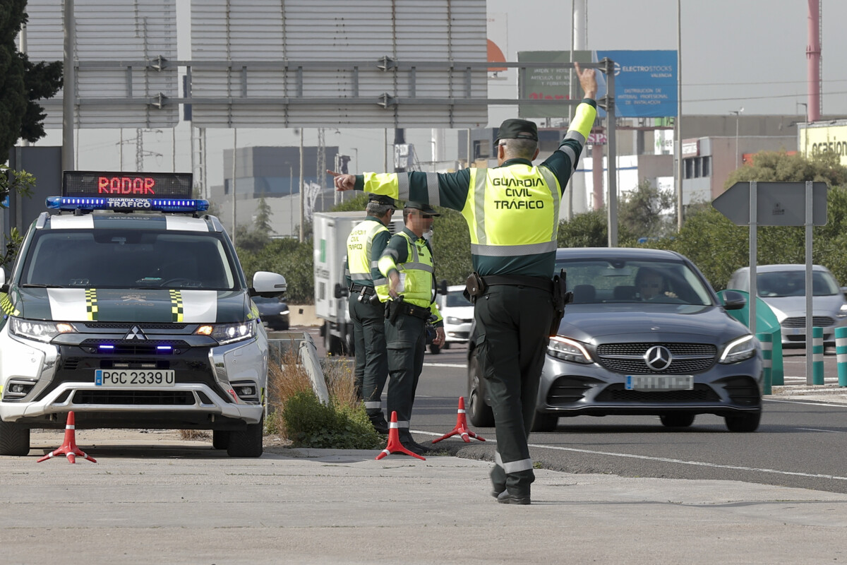 Un motorista es denunciado por circular a 164 km/h en una vía limitada a 70 km/h