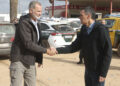 VALENCIA, 03/11/2024.- El rey Felipe saluda al presidente del Gobierno, Pedro Sánchez (d), durante a su llegada al puesto de mando de Valencia, este domingo. Los reyes visitan hoy las localidades de Paiporta y Chiva, dos de las más afectadas por la dana en la provincia de Valencia, para trasladar sus condolencias y un mensaje de cariño a las familias de los fallecidos y desaparecidos. EFE/ Casa De S.M. El Rey / José Jiménez - SOLO USO EDITORIAL/SOLO DISPONIBLE PARA ILUSTRAR LA NOTICIA QUE ACOMPAÑA (CRÉDITO OBLIGATORIO) -