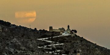 El castillo de la localidad valenciana de Cullera. EFE/Manuel Bruque/Archivo
