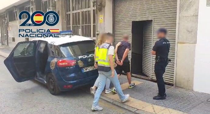 24/11/2024 Alicante.- Sucesos.- Detenido un prófugo de la justicia belga condenado por violar a su hija adoptiva de 16 años.

La Policía Nacional ha detenido en Benidorm (Alicante) a un hombre de 56 años, de nacionalidad belga, sobre el que pesaba una orden europea de detención y entrega (OEDE) emitida por las autoridades belgas, por estar condenado como autor de cinco delitos de violación.

POLITICA COMUNIDAD VALENCIANA ESPAÑA EUROPA ALICANTE SOCIEDAD
POLICÍA NACIONAL