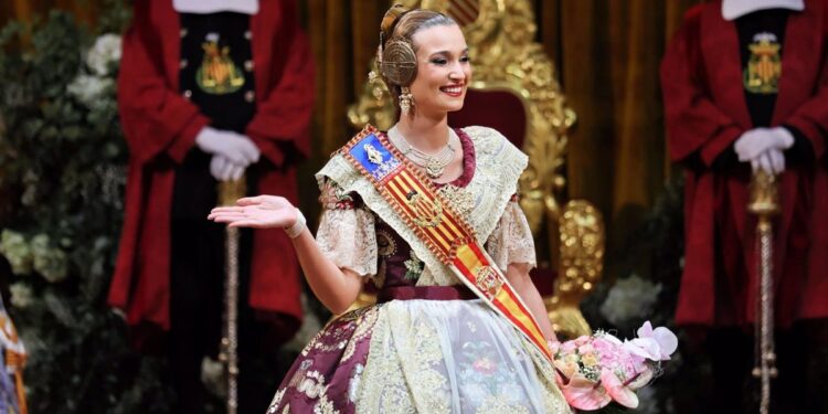 Acto de exaltación de Berta Peiró como fallera mayor de València 2025