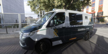 Imagen de archivo de un furgón de la Guardia Civil. EFE