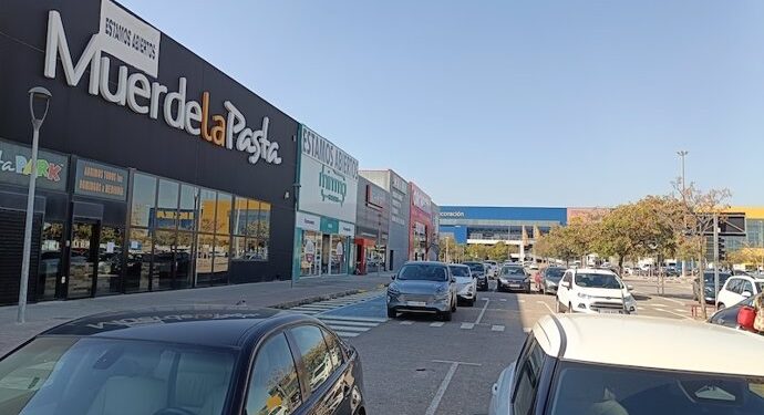 06/02/2025 El Parque Comercial 'Alfafar Parc' avanza "con paso firme hacia la normalidad" tras los devastadores efectos de la dana del pasado 29 de octubre.
POLITICA 
ALFAFAR PARC