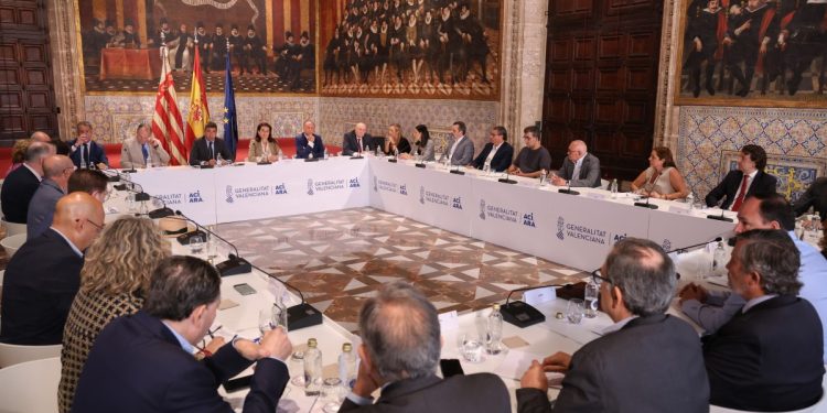 reunion Mazon con empresas para FLA extraordianrio