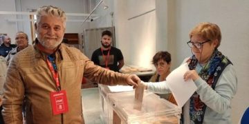 19/06/2025 Imagen de archivo de Vicent Vaello.

Vicent Vaello, hasta ahora concejal del PSPV-PSOE en el Ayuntamiento de El Campello (Alicante), ha anunciado que pasa del grupo socialista al de ediles no adscritos en el consistorio, ante el "tacticismo" que, según ha lamentado, está llevando a cabo esta formación a nivel municipal.

POLITICA 
AYUNTAMIENTO DE EL CAMPELLO