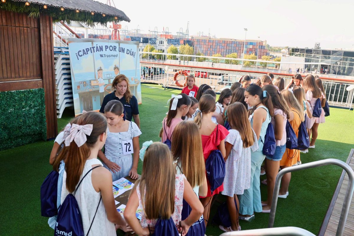 Las candidatas a Fallera Mayor Infantil de Valencia, 'capitanas por un día'